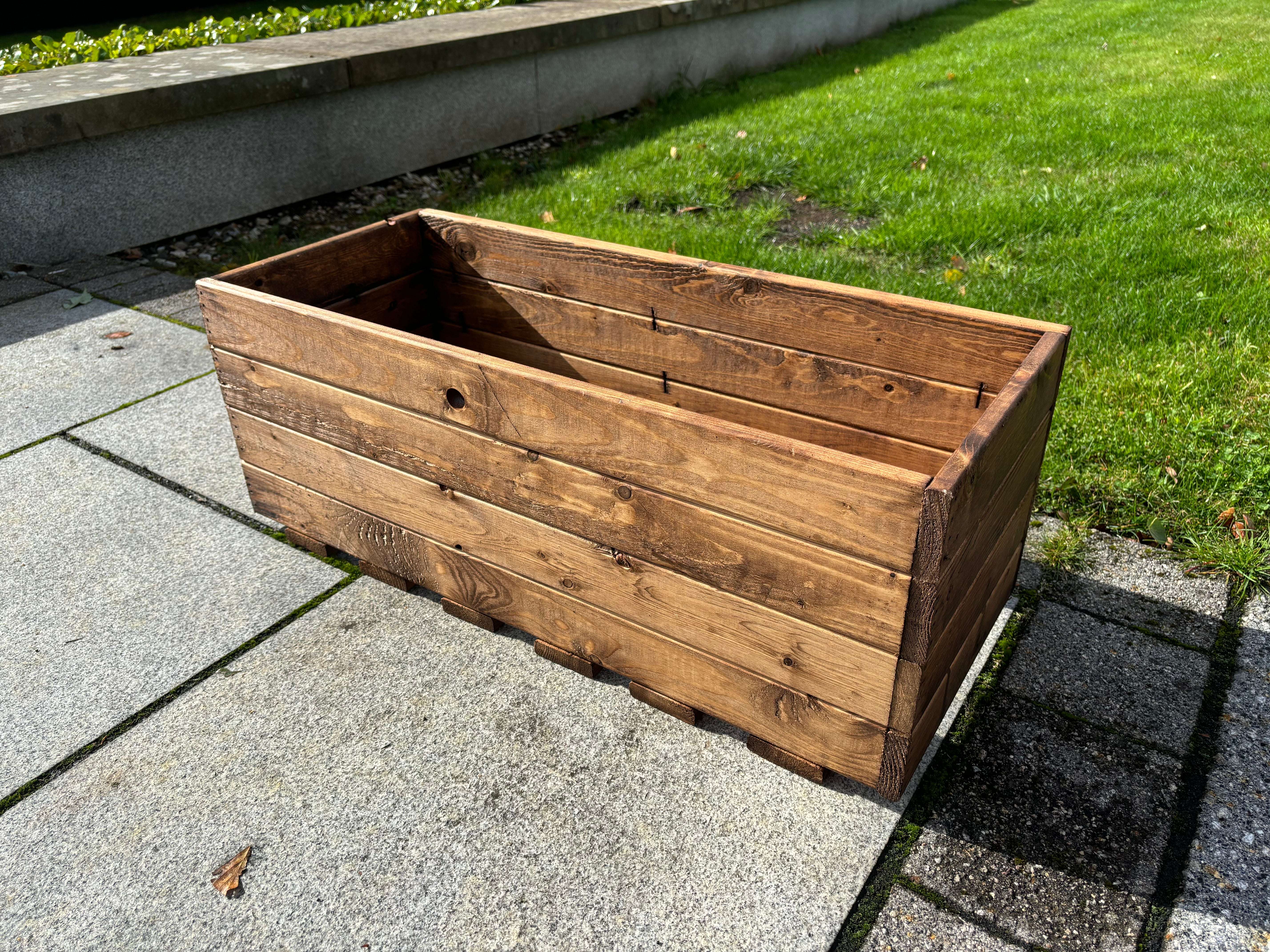 HB105 - Large Berwick Trough - Image 2