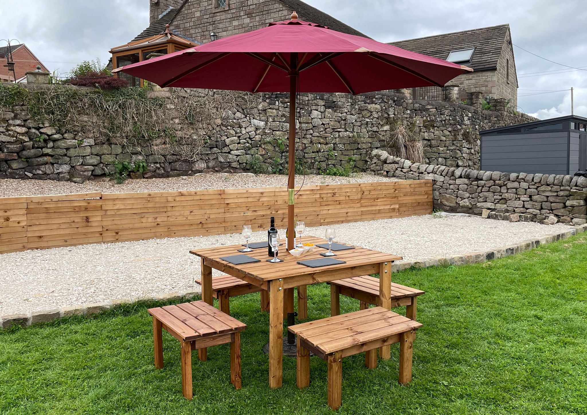 HB255 - The Moors Four Seater Table Set - Image 3