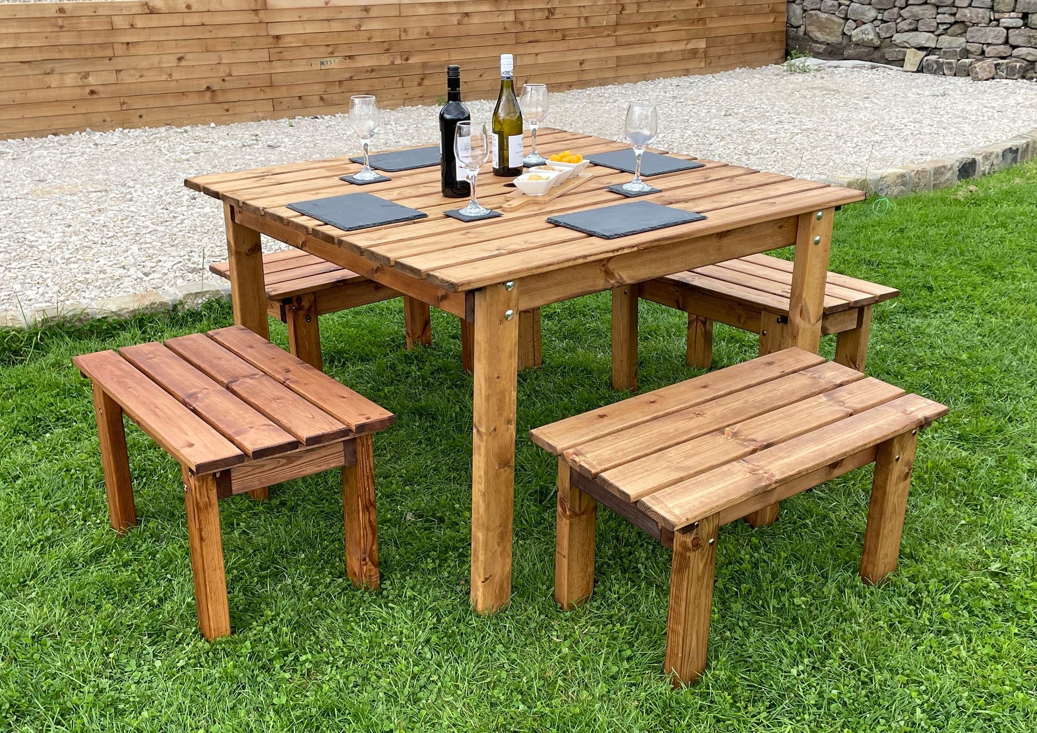 HB255 - The Moors Four Seater Table Set - Image 4