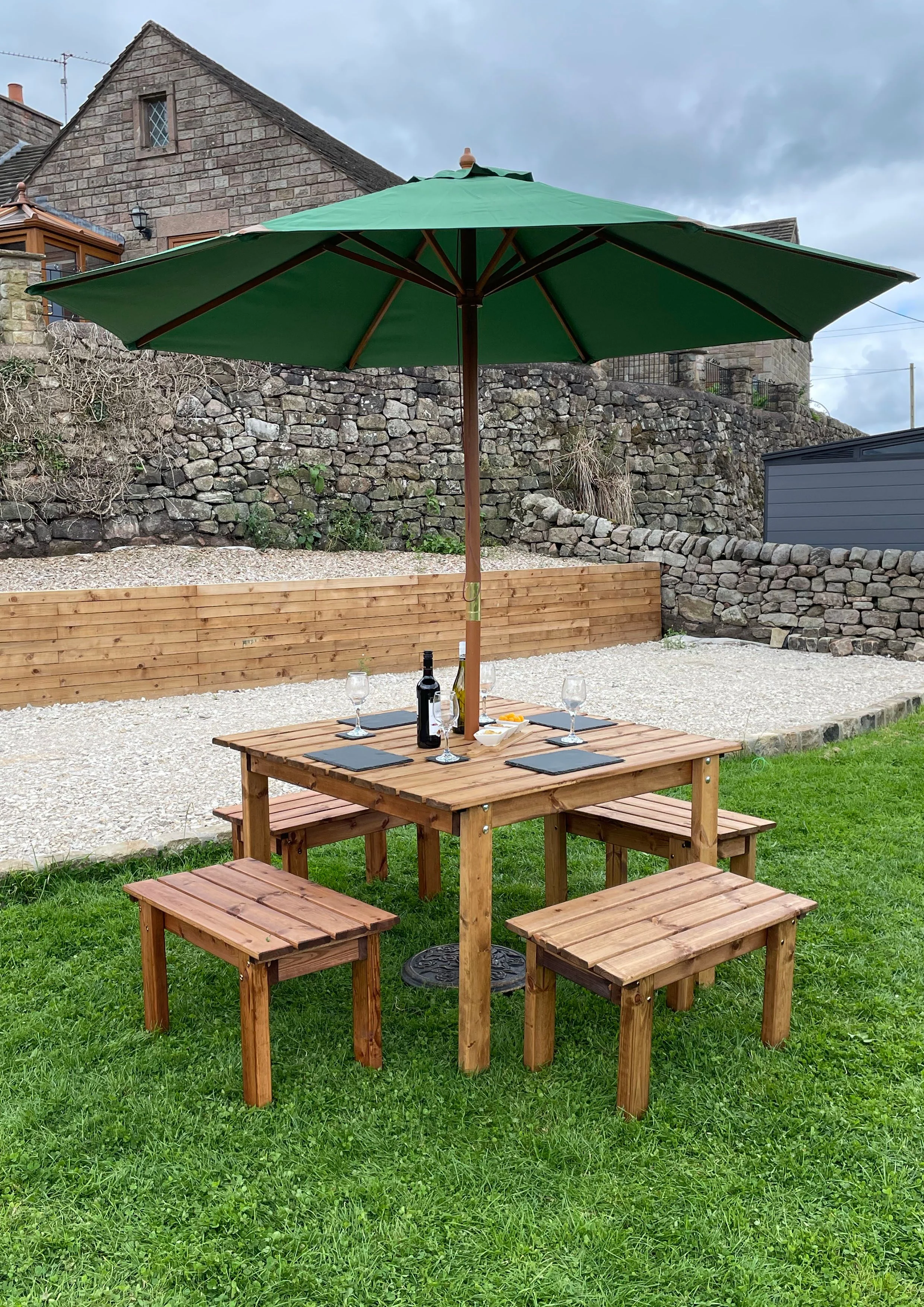 HB255 - The Moors Four Seater Table Set - Image 5