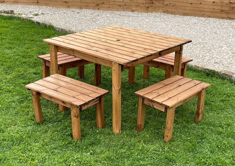HB255 - The Moors Four Seater Table Set - Image 6