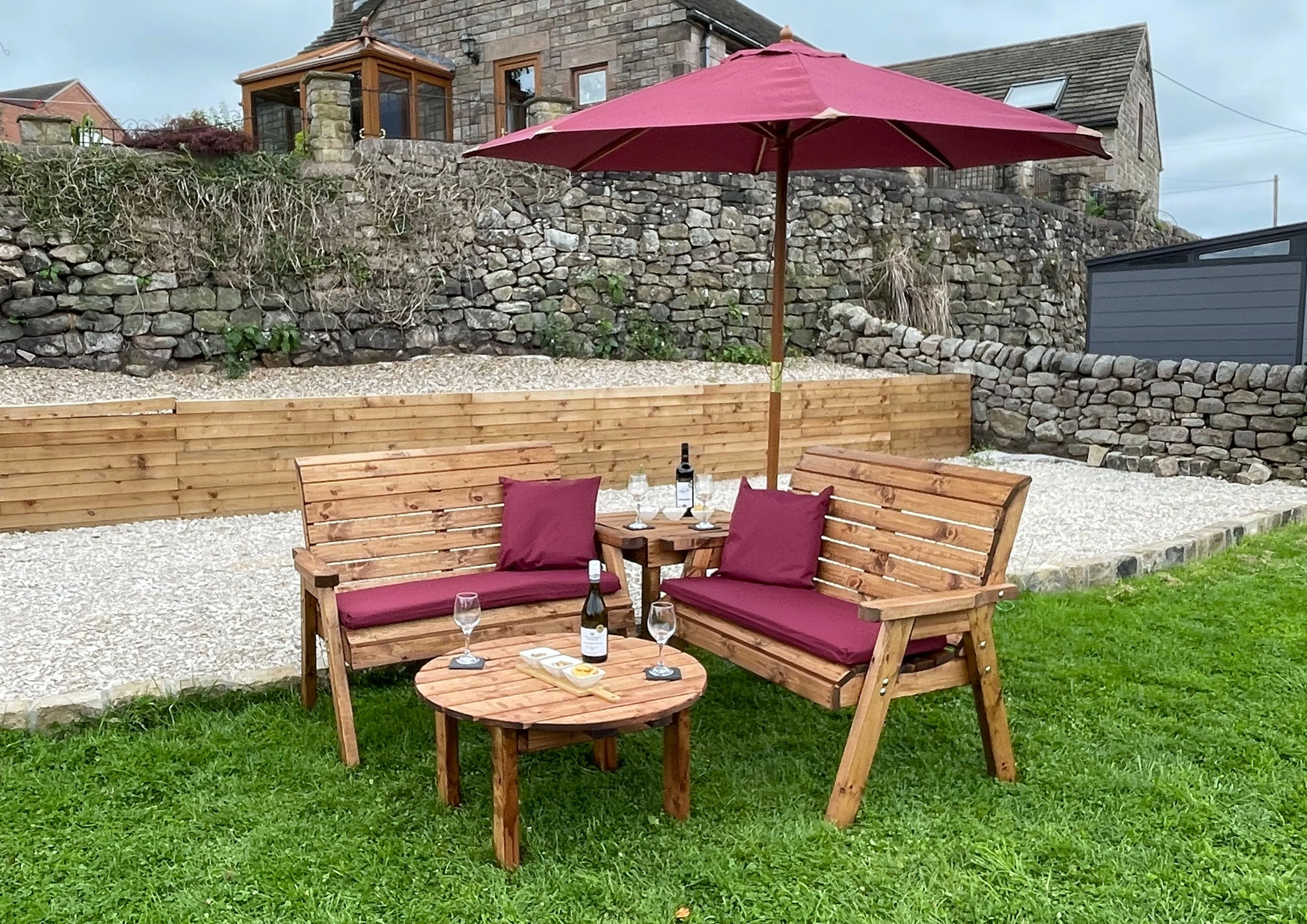 HB266 - Four Seater Balmoral Corner Set With Round Coffee - Image 4
