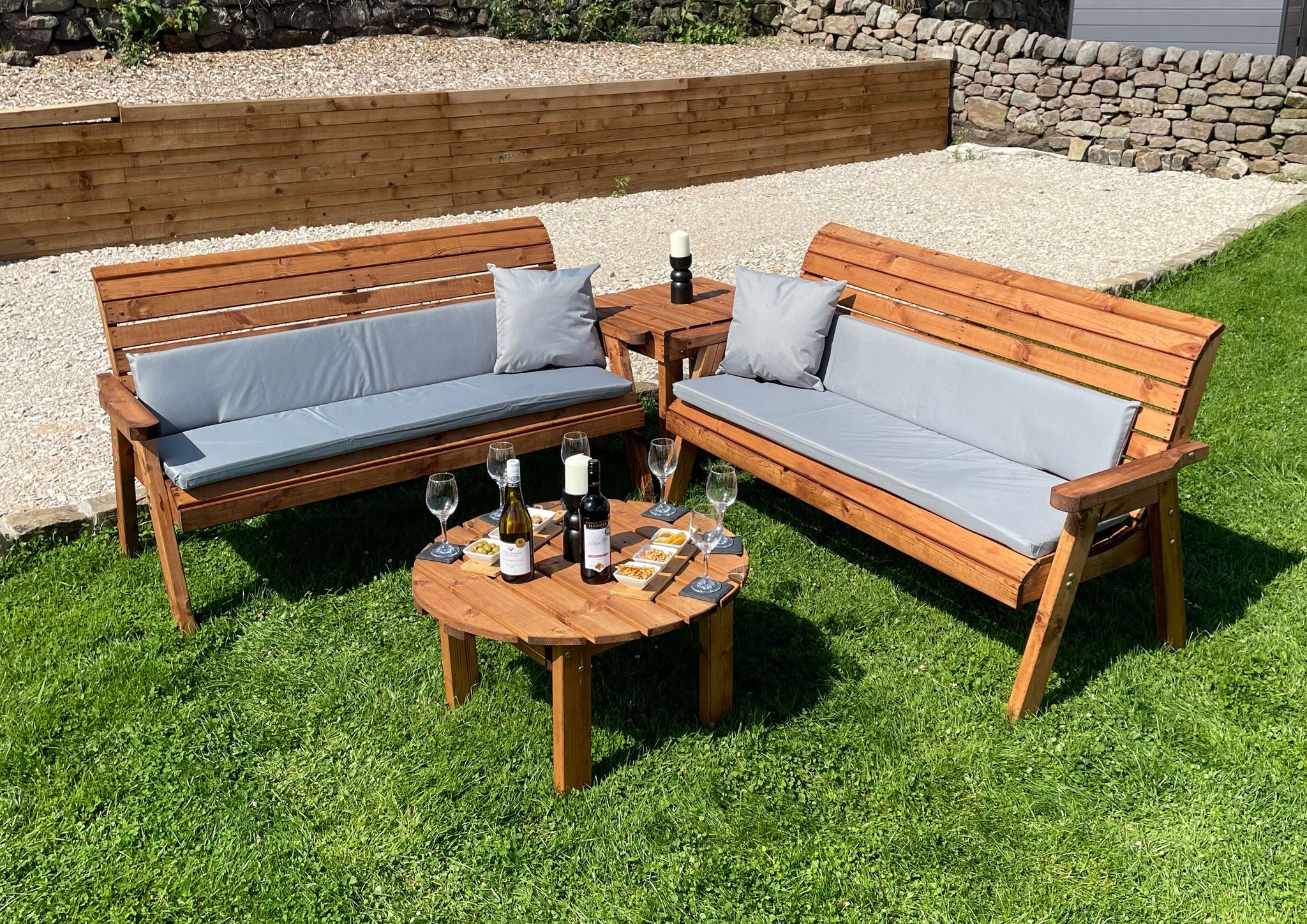HB268 - Six Seater Balmoral Corner Set with Round Coffee - Image 3
