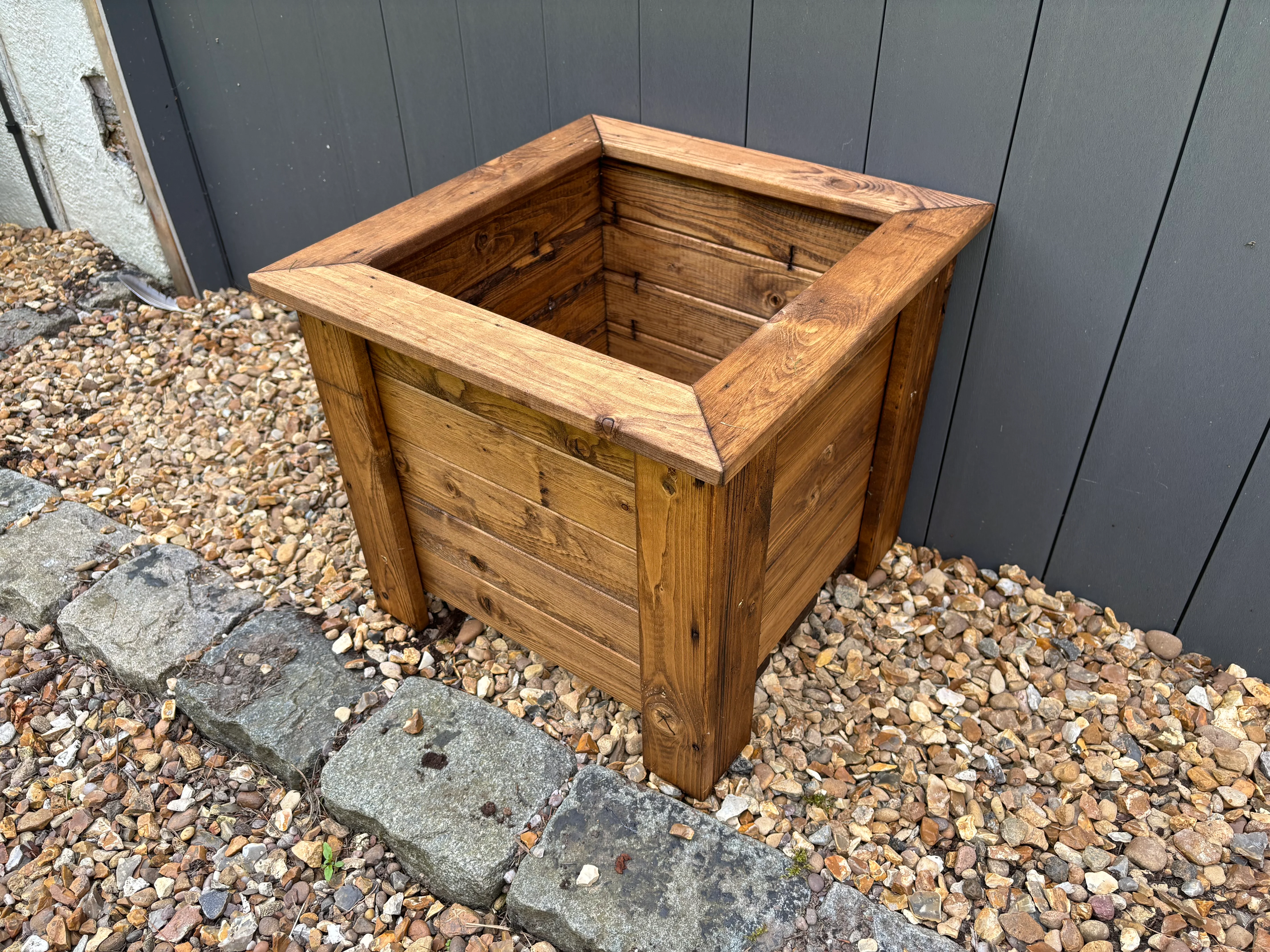 HB287 - Prestbury Raised Square Planter Large - Image 4
