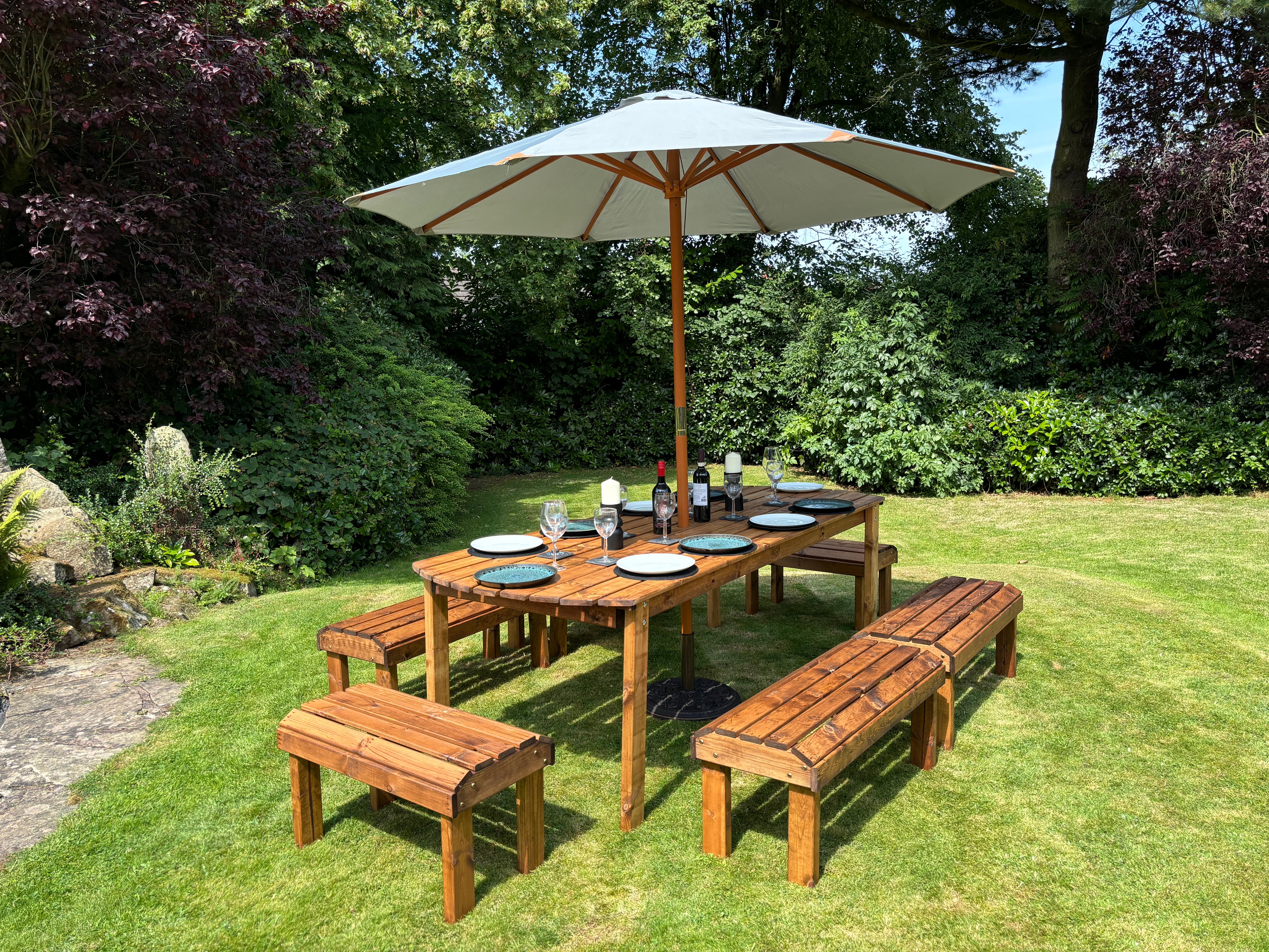 HB300 - Knights Ten Seater Table Set - Image 5