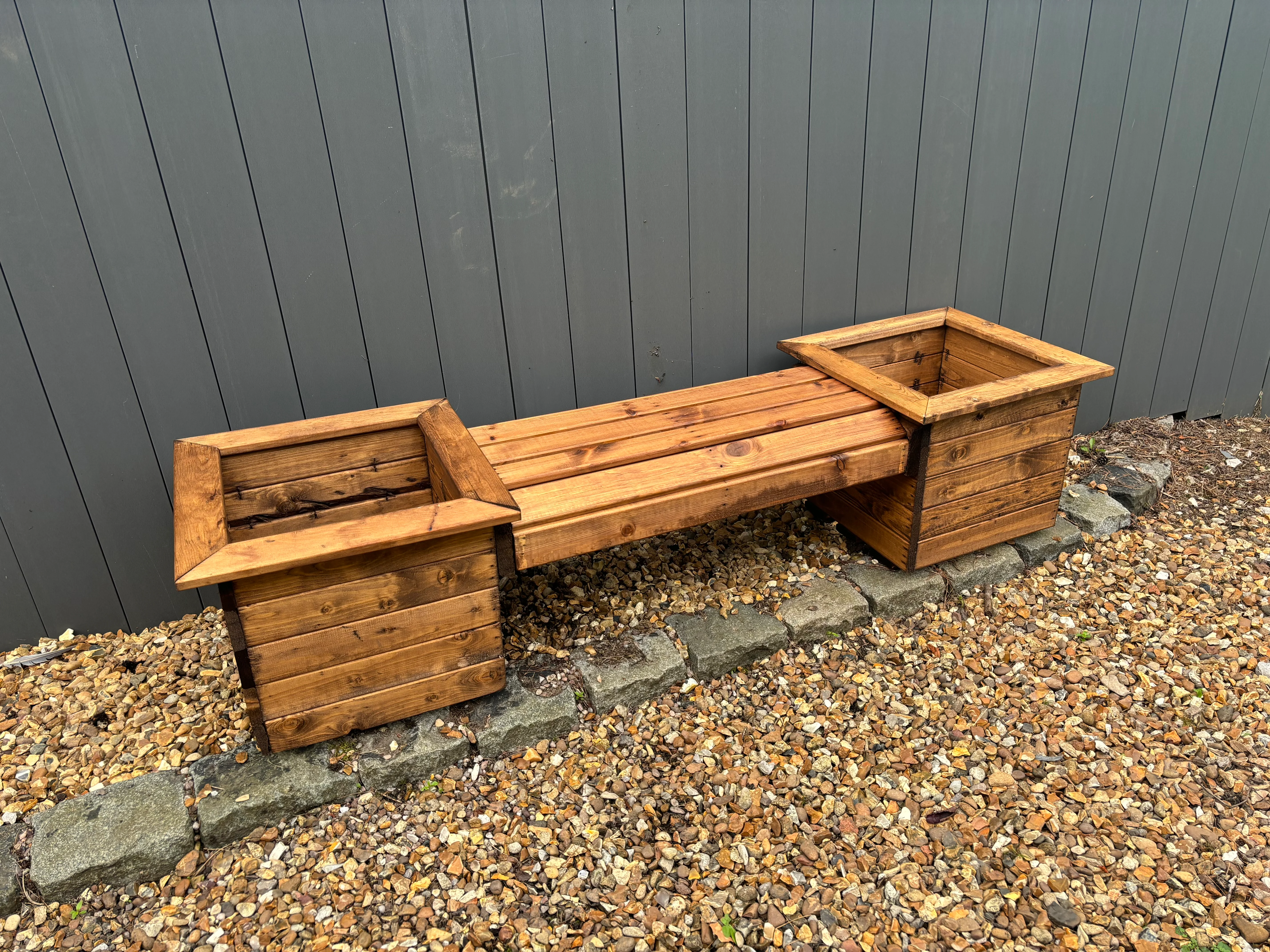 HB305 - Knights Single Planter Bench - Image 3
