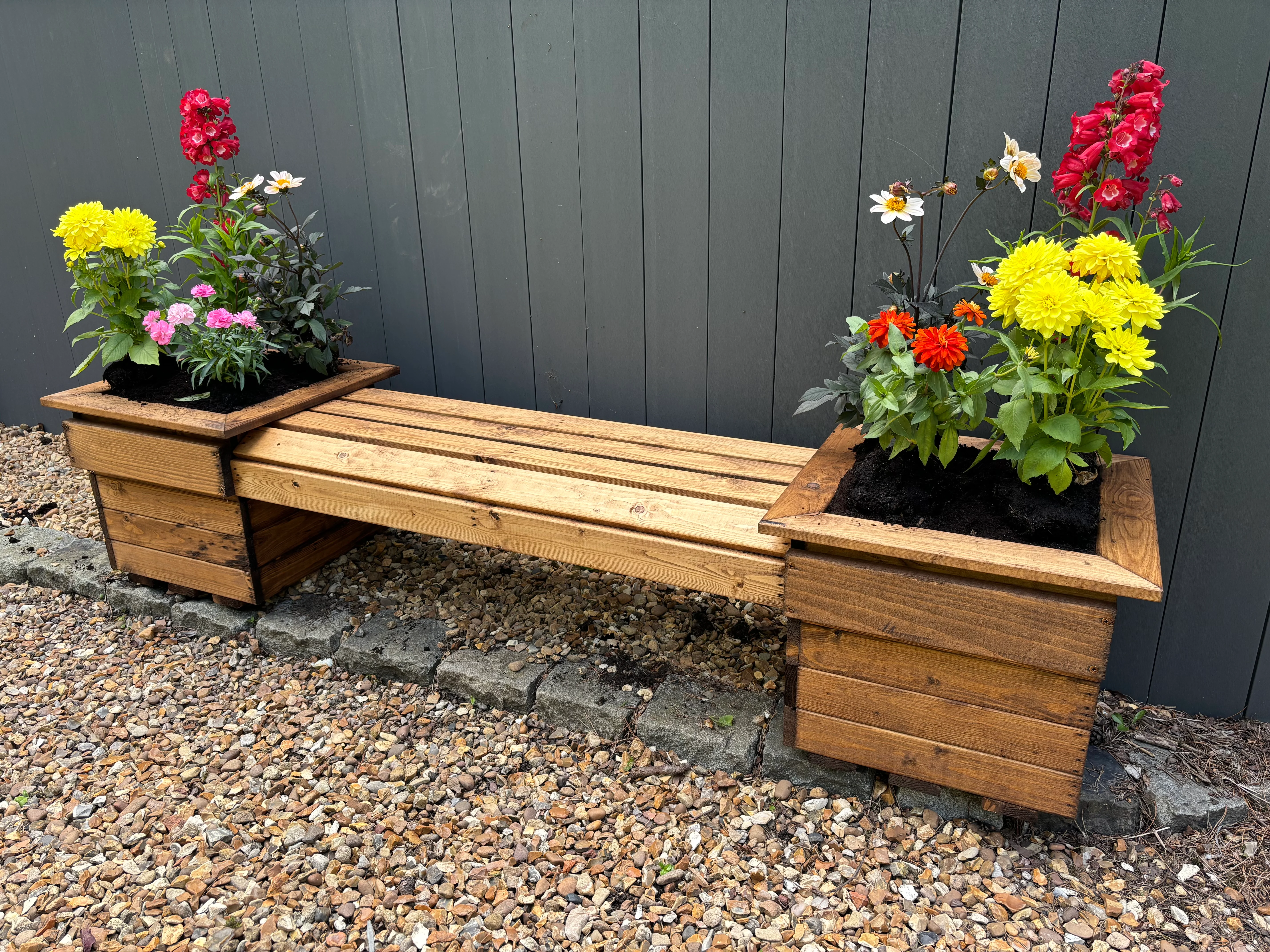 HB306 - Knights Double Planter Bench