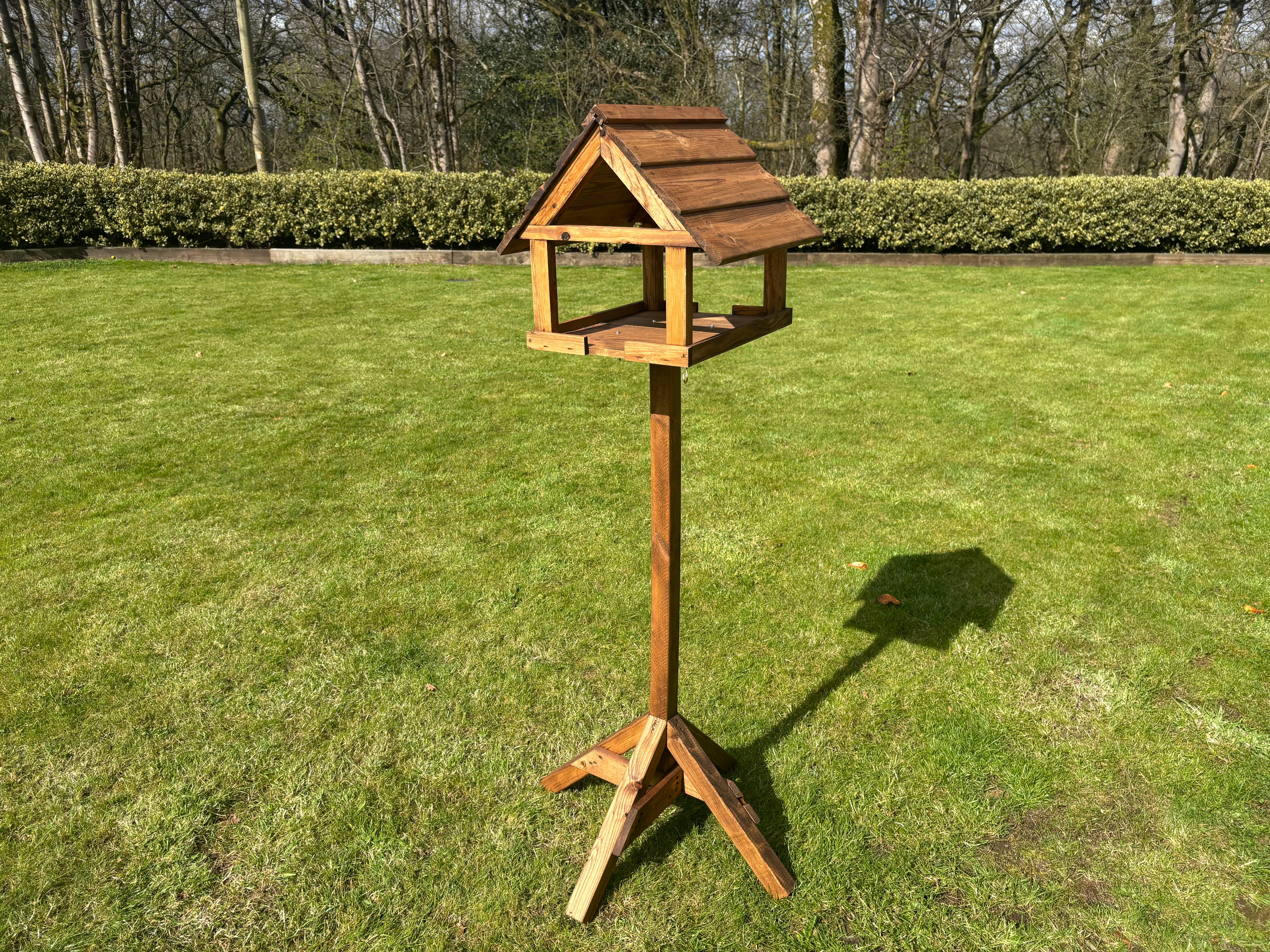 HB316 - Premium Extra Large Bird Feeding House - Image 3