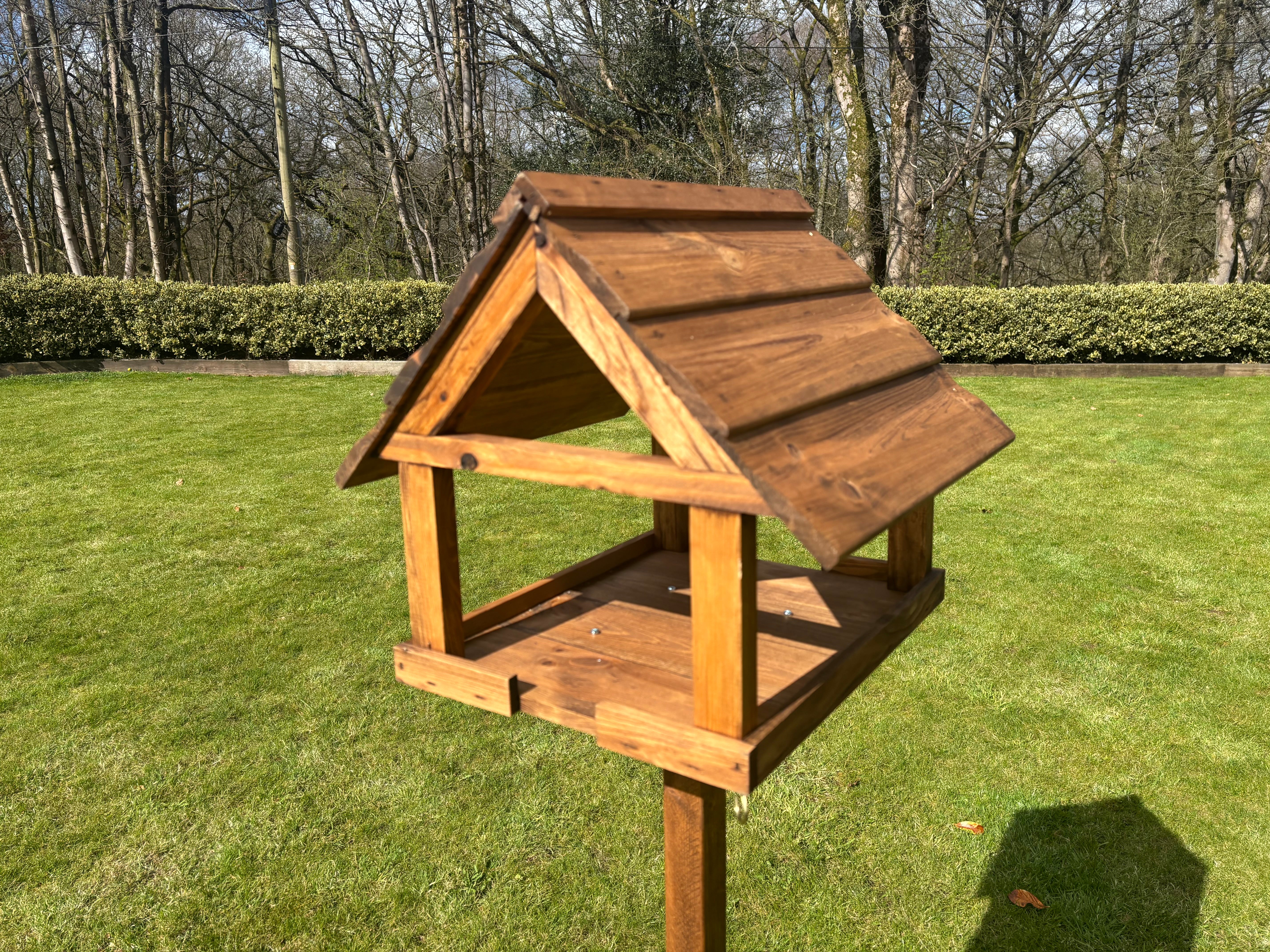 HB316 - Premium Extra Large Bird Feeding House - Image 4