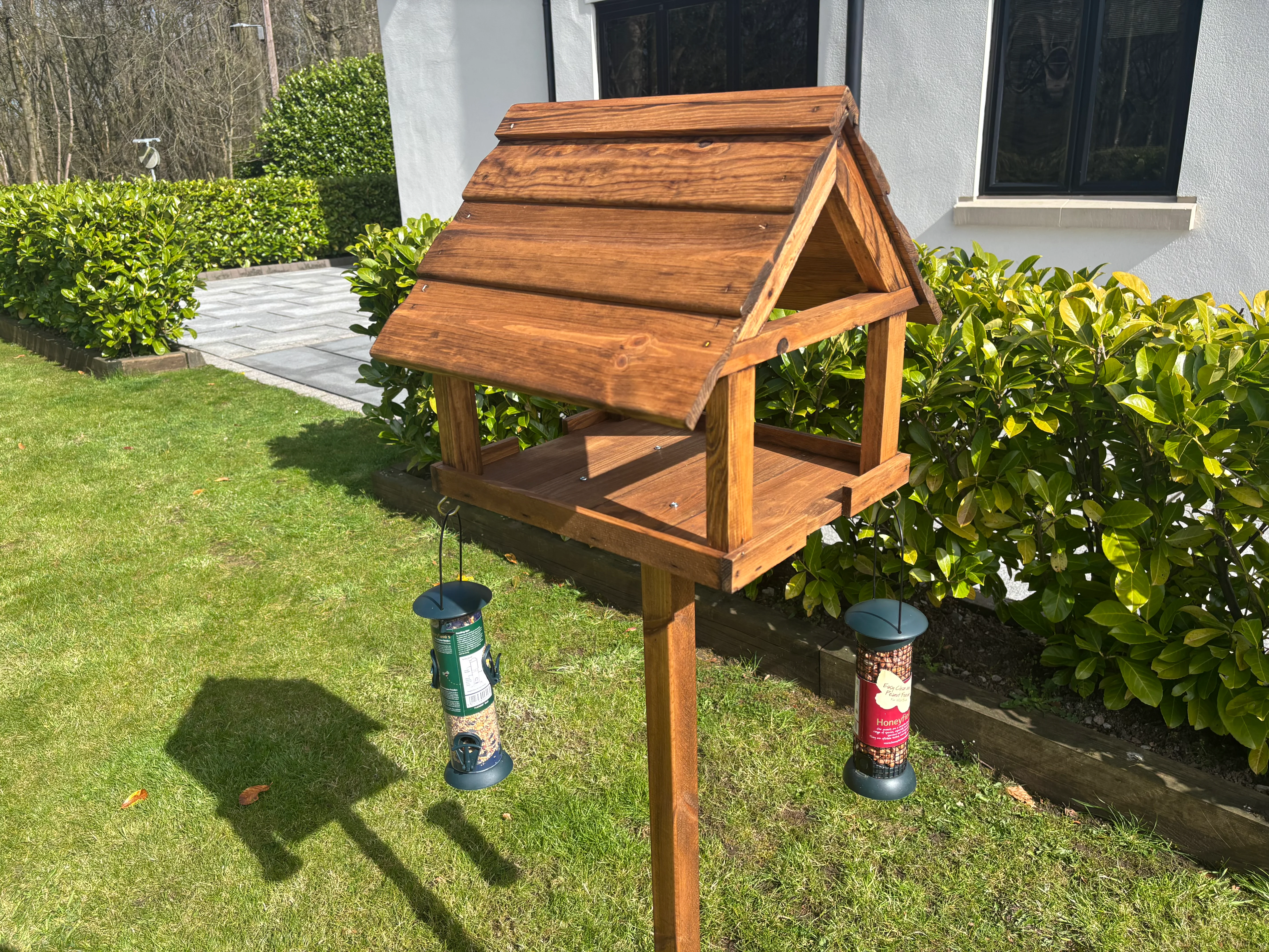HB316 - Premium Extra Large Bird Feeding House - Image 6
